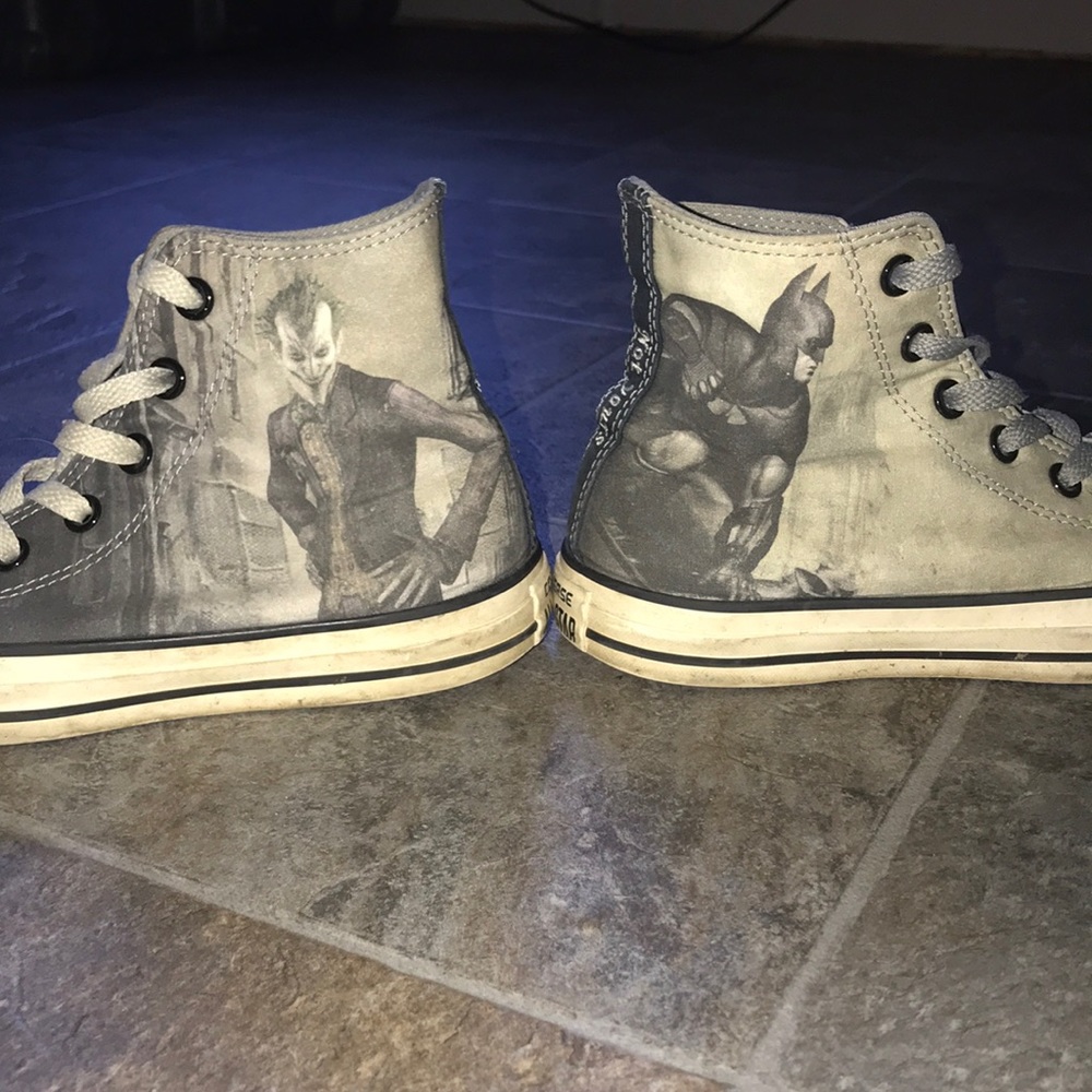Batman Converse